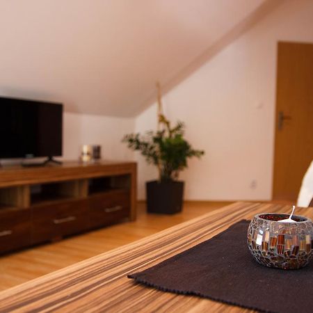 Penzion Conti Trencianska Tepla Exteriör bild